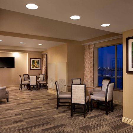 Sheraton Louisville Riverside Hotel Jeffersonville Exterior photo