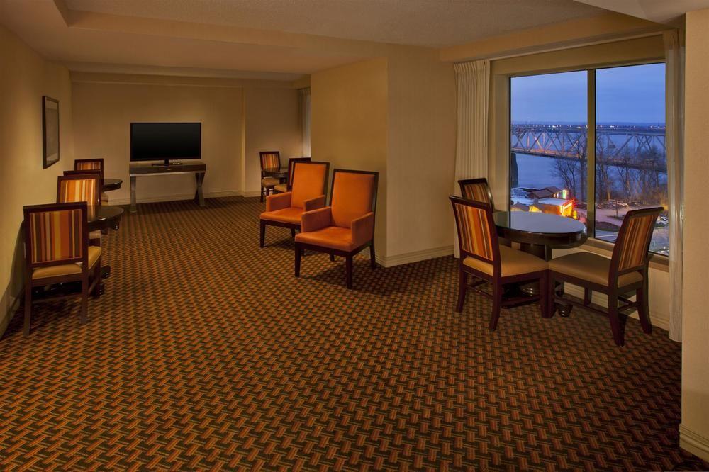 Sheraton Louisville Riverside Hotel Jeffersonville Exterior photo