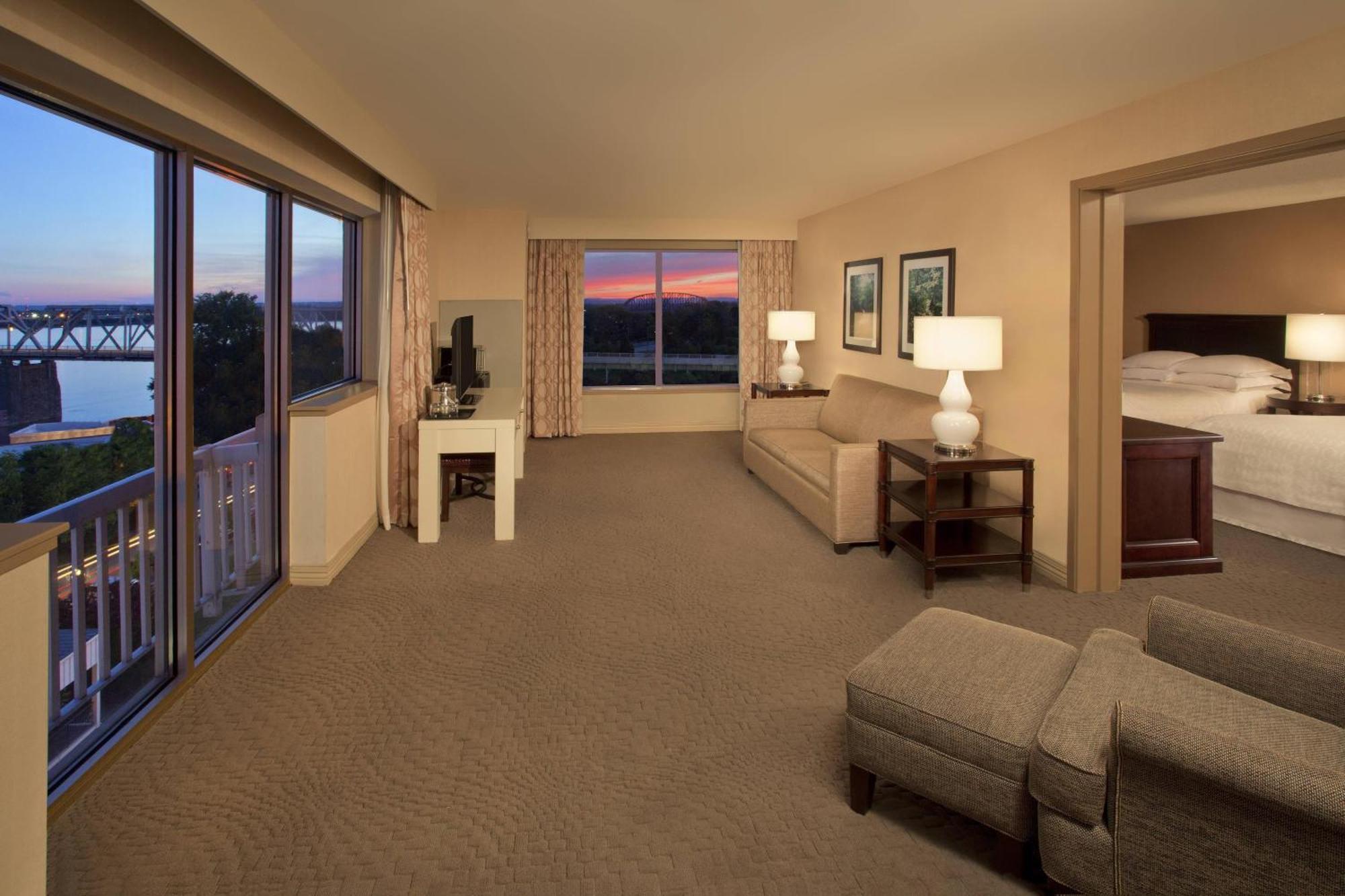 Sheraton Louisville Riverside Hotel Jeffersonville Room photo